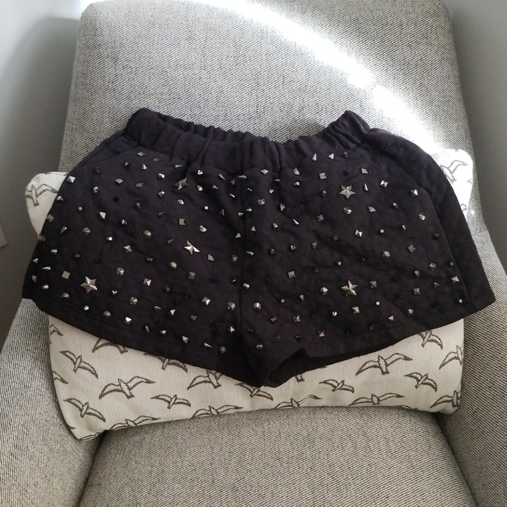 Studded short set! - Picture 6 of 8